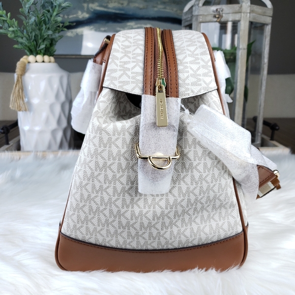 🌺NWT Michael Kors travel LG weekender bag Vanilla - Picture 3 of 8